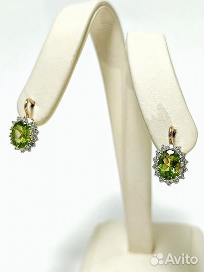 Золотые серьги женские, английский замок, вес 4,52г