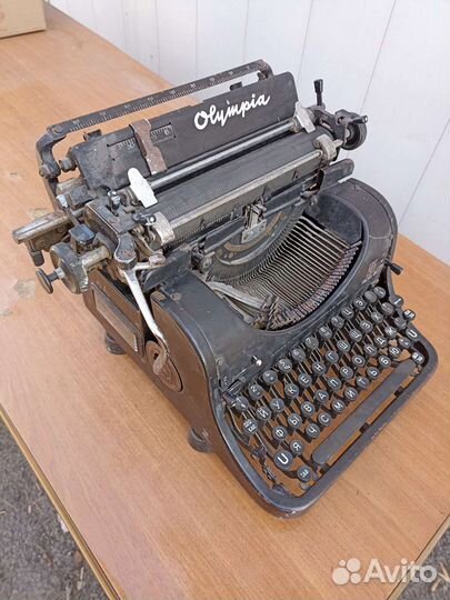 Печатная пишущая машинка