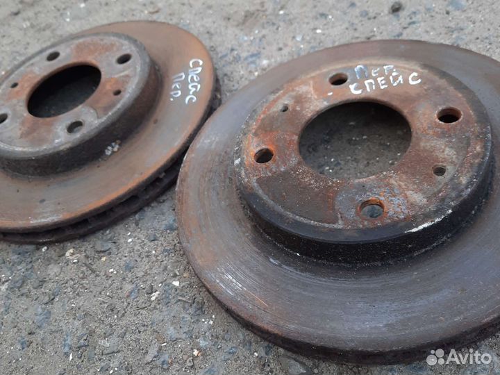 Передний тормозной диск Mitsubishi space star