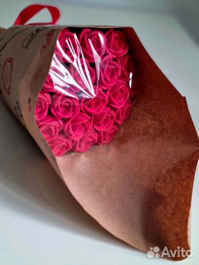 Красные Розы из Белого Шоколада - 19 шт в Букете