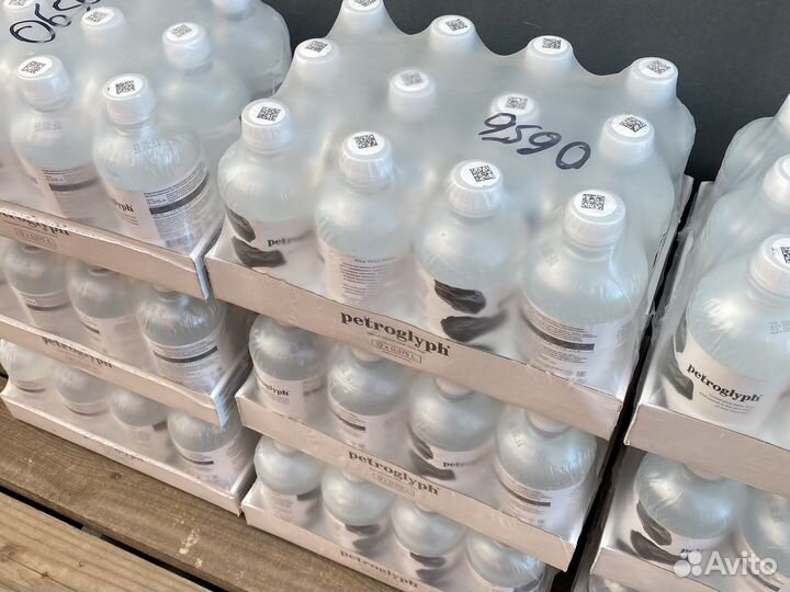 Вода питьевая Petroglyph пэт 0,375 12 бутылок