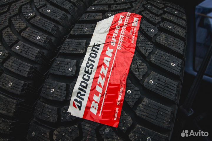 Bridgestone Blizzak Spike-02 SUV 275/50 R20 113T