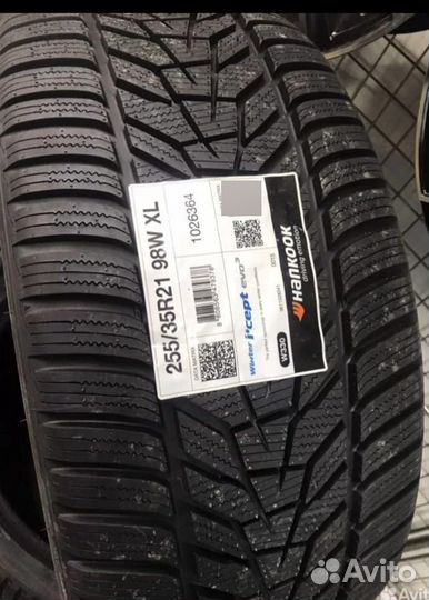 Hankook Winter I'Cept Evo 3 W330 255/35 R21 и 275/35 R21 103W