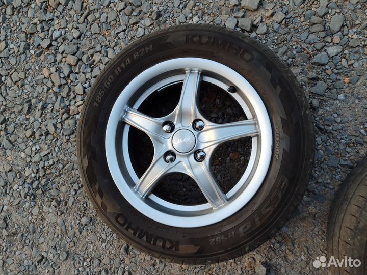 Покрышки kumho 185/60 R14 82H + диски скад стинг