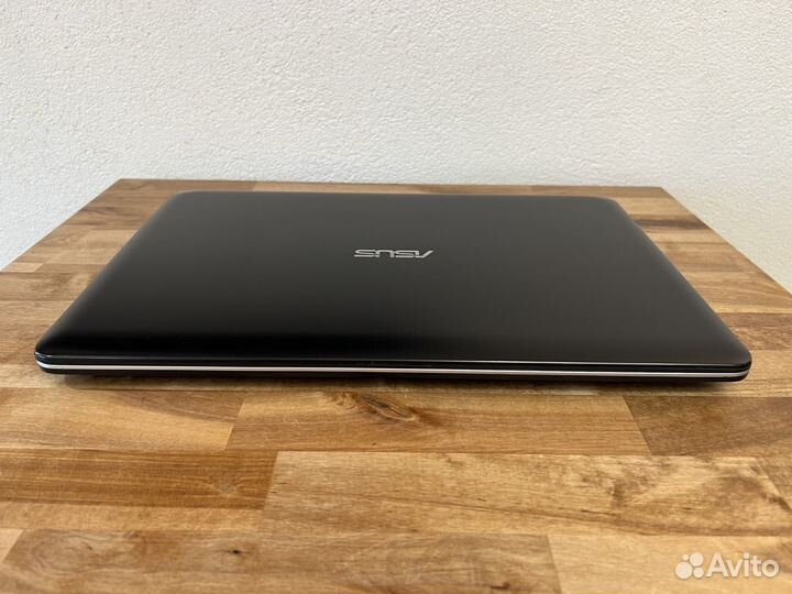 Игровой Asus i3-7020 8Gb DDR4 MX110 Full HD SSD256