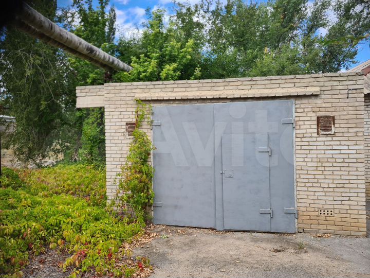 Гараж, > 30 м²