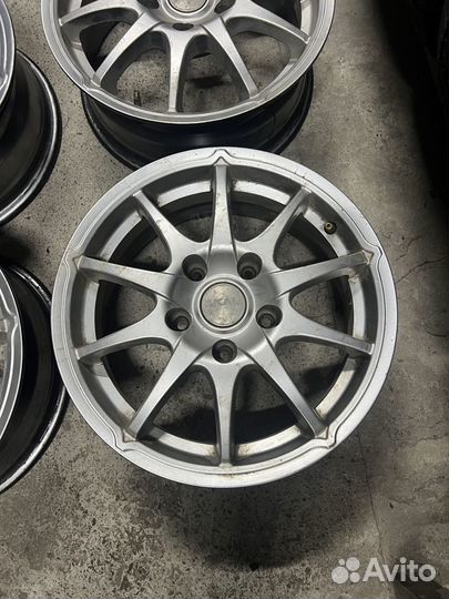 Литые диски Skad Kia Ceed 5x114.3 Цо 67.1 R15