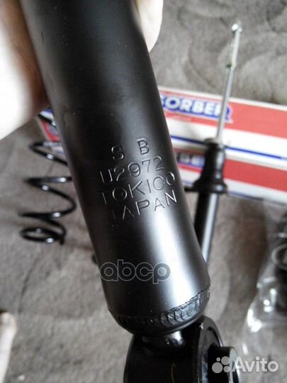 Амортизатор Nissan maxima (1.00- ) u2972 Tokico