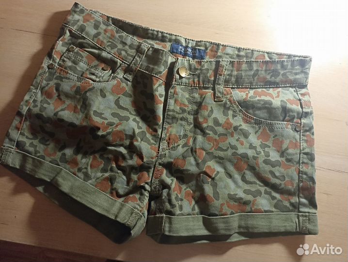 Новые шорты 42-44 размер