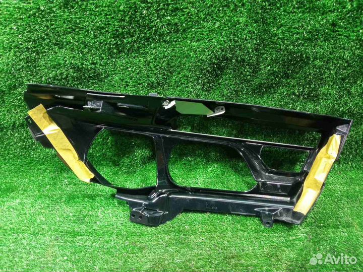 Маска фары Vesta (15) L б/у