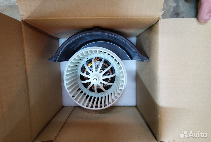 Мотор печки audi Q7 (4L), 4L1820021B