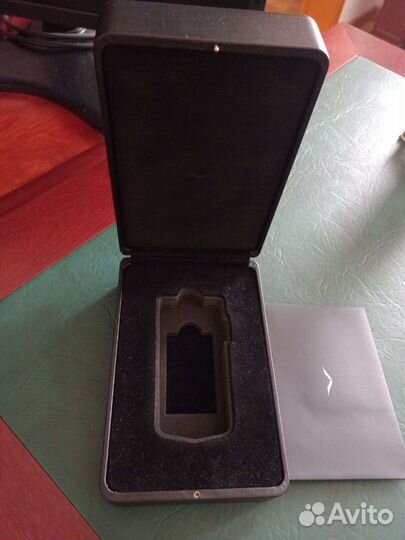 Коробка для телефона vertu