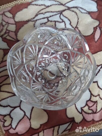 Хрустальная ваза