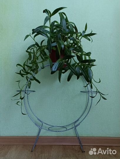 Подставка для цветов и растений на 4 кашпо