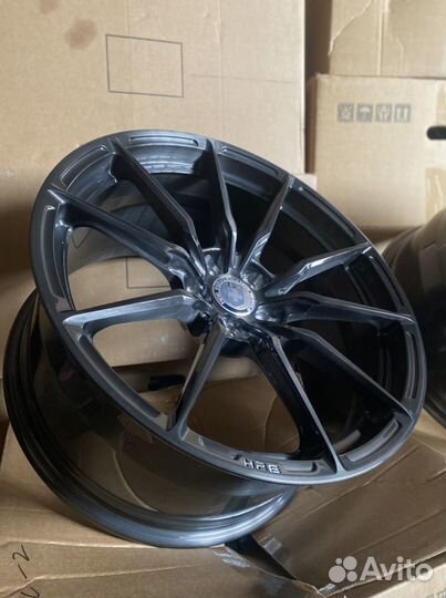 Кованые разноширокие 19” диски HRE