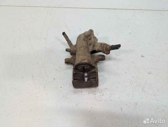 Суппорт правый задний Honda Prelude