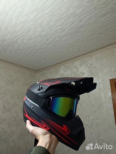 Кроссовый шлем с очками