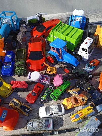 Игрушечные машинки