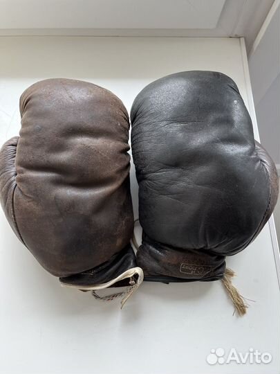 Боксерские перчатки