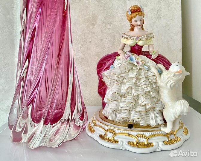 Ваза (40см) Богемия. Статуэтка Италия (24см)