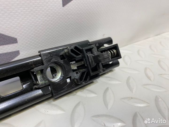 Механизм регулировки ремня безопасности Mercedes