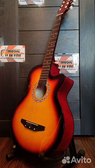 Гитара акустическая + аксессуар