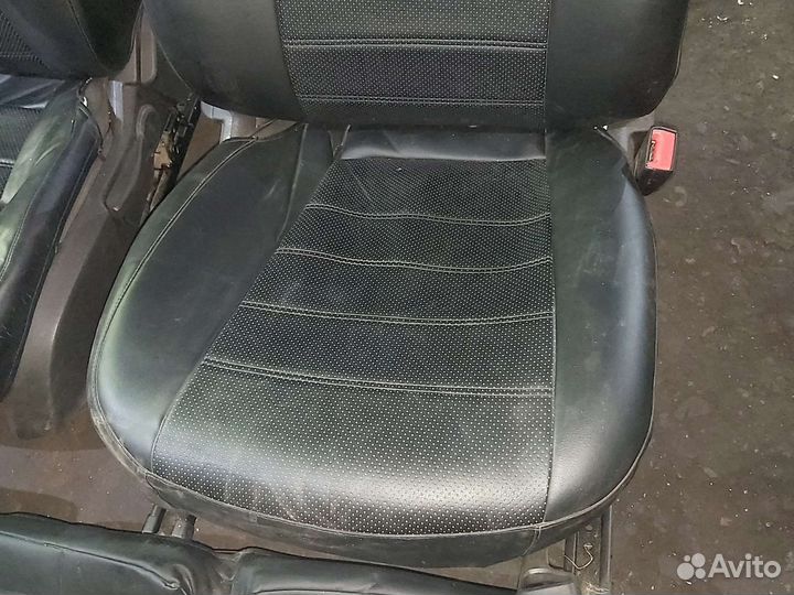 Комплект чехлов Opel Astra J седан хэтчбек