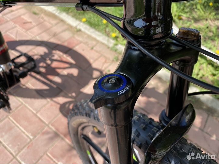 Велосипед на литых дисках складной R26