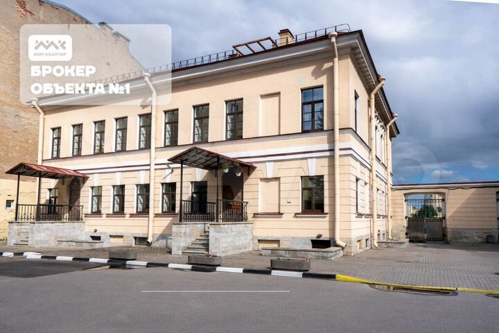 Два особняка на набережной Невы