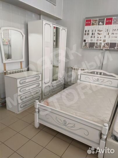 Спальный гарнитур