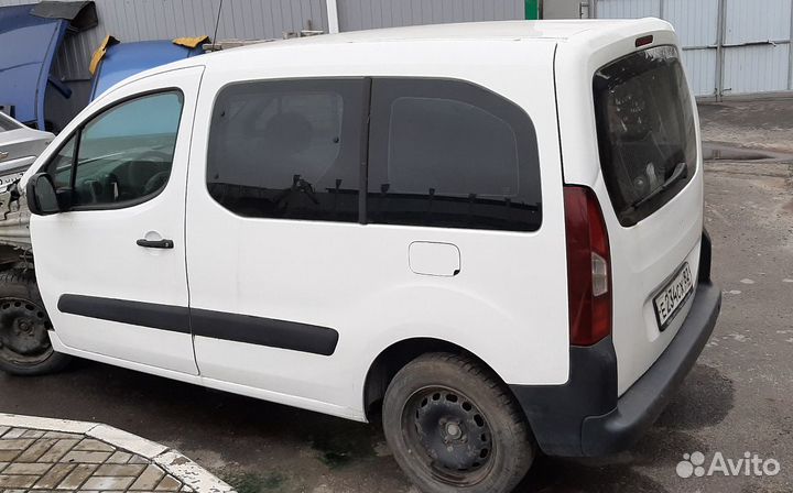 Citroen Berlingo b9 дверь