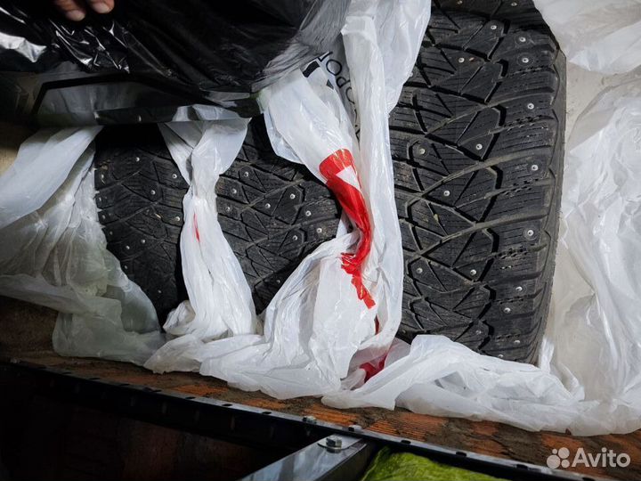 Goodyear Ultragrip 600 215/65 R16