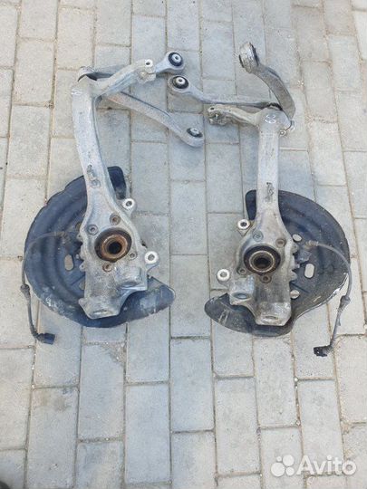 Кулак передний Audi A8 D3 4.2 BVJ 2007-2010