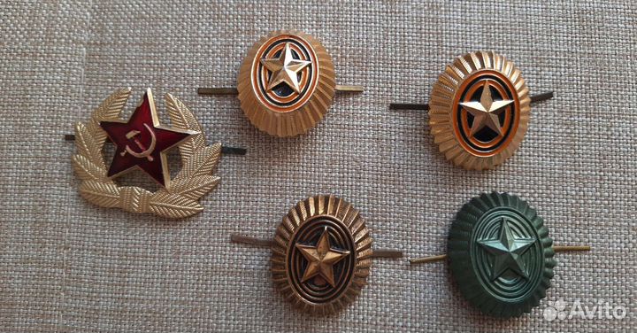 Пуговицы и кокарды