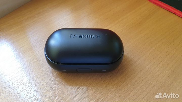 TWS-наушники Samsung Gear IconX (2018)