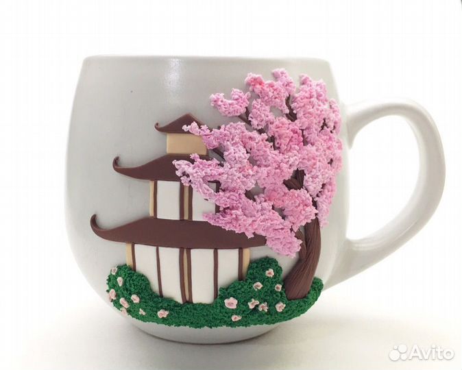Кружка с декором из полимерной глины на подарок