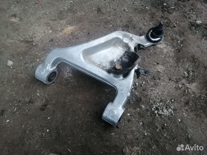 Рычаг задний правый верхний Nissan Teana J31