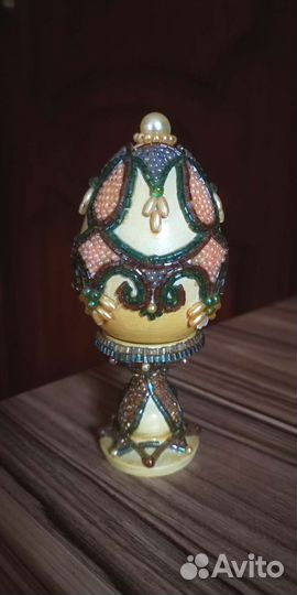 Яйцо пасхальное на подставке