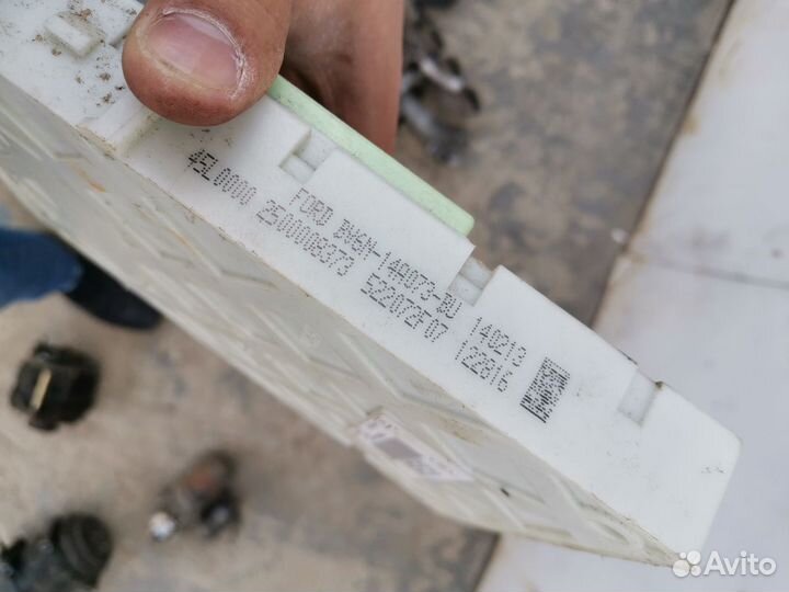 Блок управления кузовом Ford Bv6n14a073bu