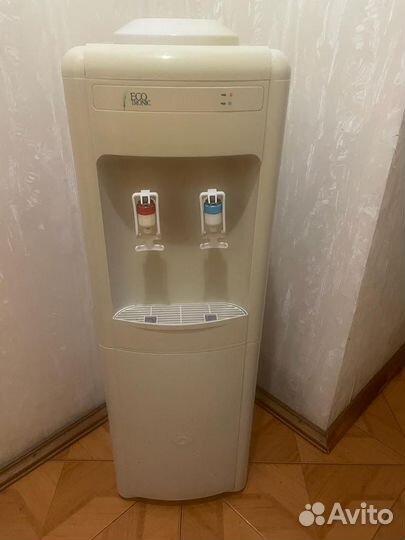 Кулер для воды для бутылок 19 литров