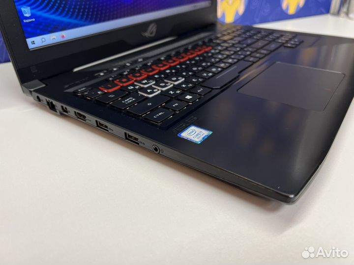 Ноутбук Asus 15.7