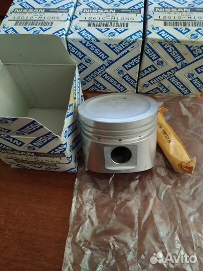 Поршни к-т Nissan Cherry 1980 г.в