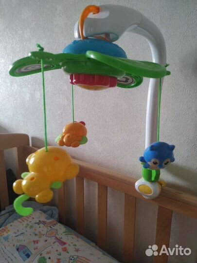 Мобиль музыкальный, развивающий на кроватку