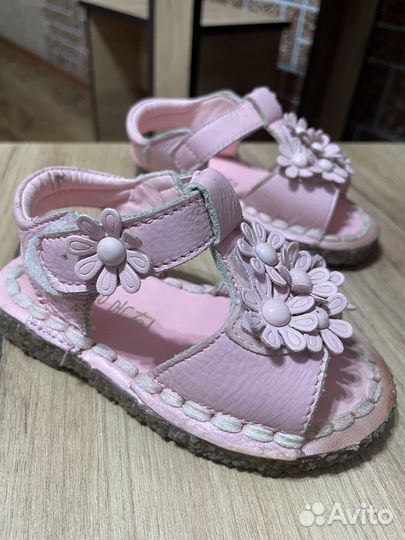 Сандалии для девочки