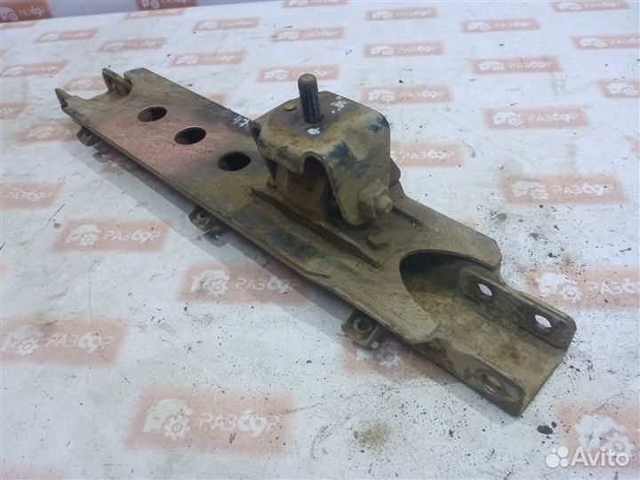 Траверса Mitsubishi Montero Sport K90 6G72 2000