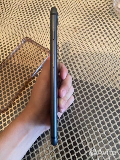 Телефон iPhone 8 plus
