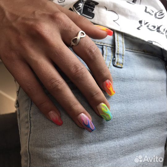 Маникюр педикюр