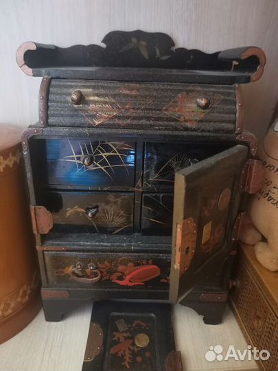 Антикварный настольный комод для украшений