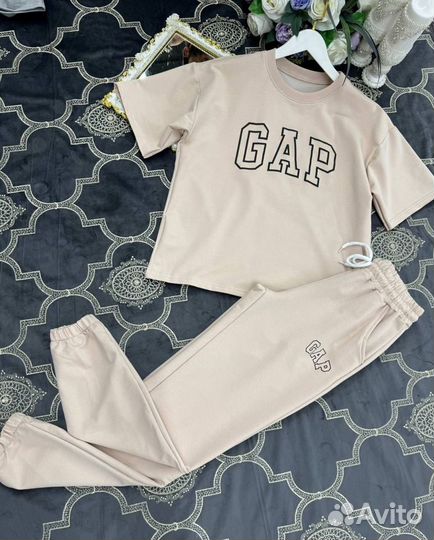 Костюм Gap