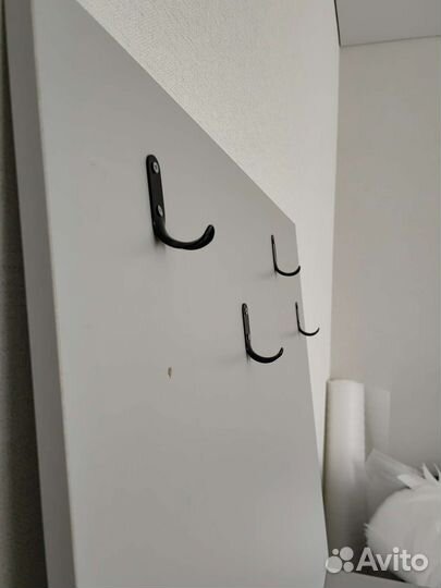 Вешалка для одежды настенная